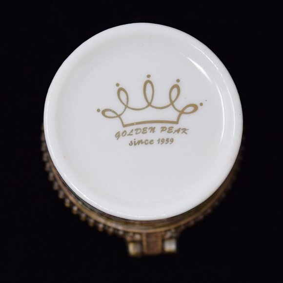 Vintage Golden Peak Courting Couple Pill Box Porcelain Small Renaissance Floral - Picture 8 of 13